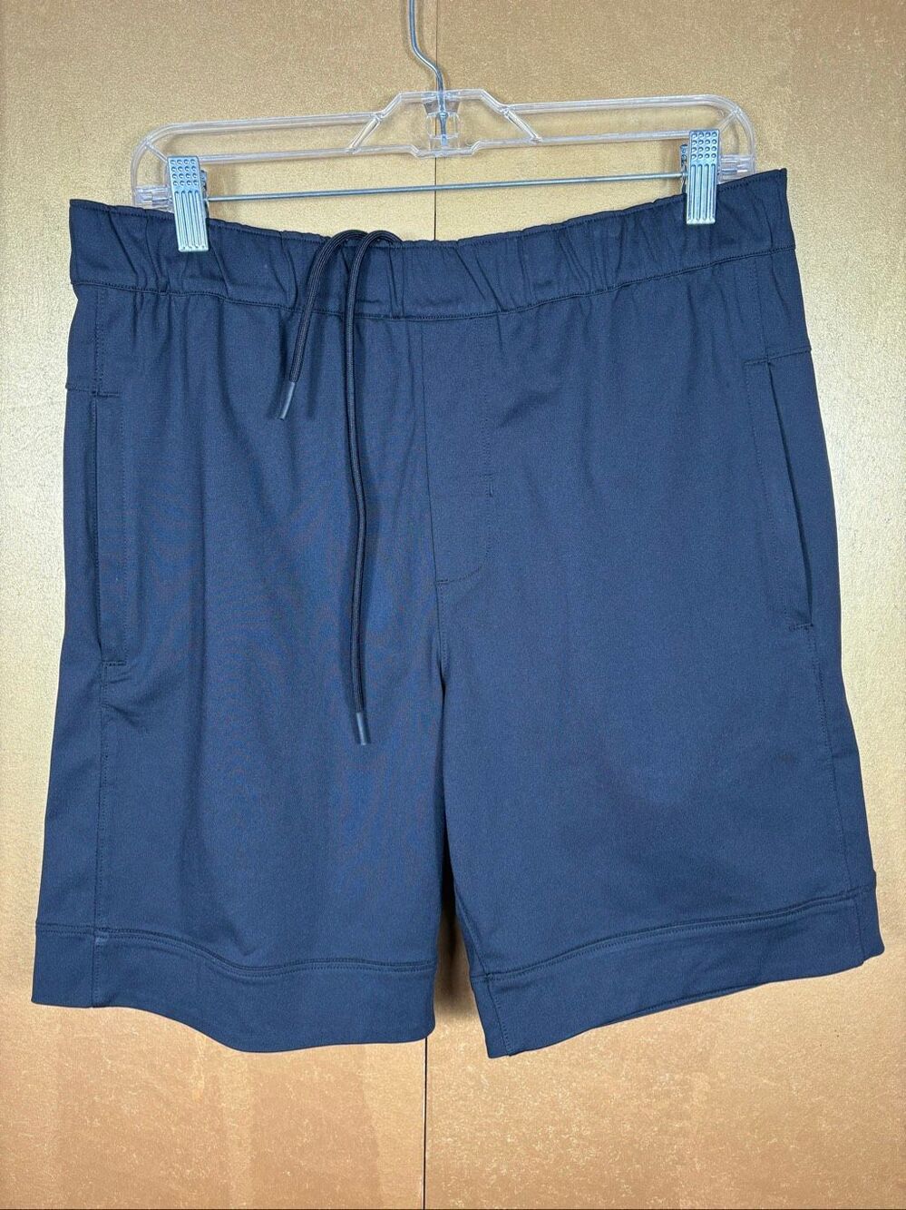 Vince Mens performance sweat shorts size M color black
